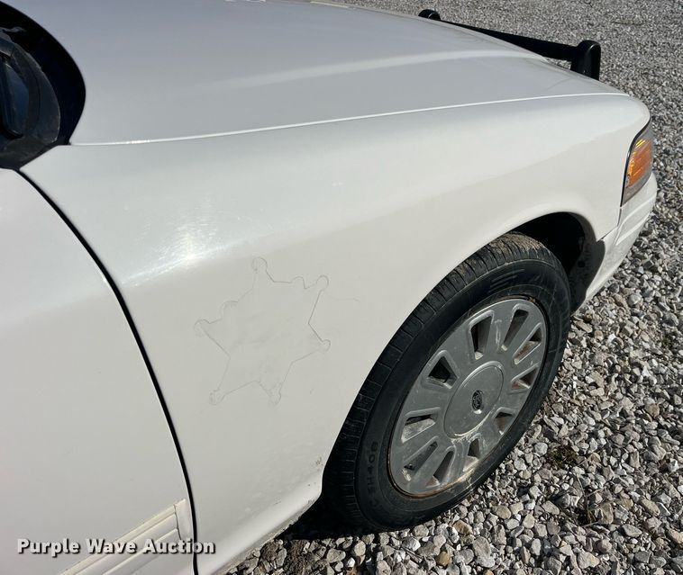 image for item LD9996 2011 Ford Crown Victoria Police Interceptor 