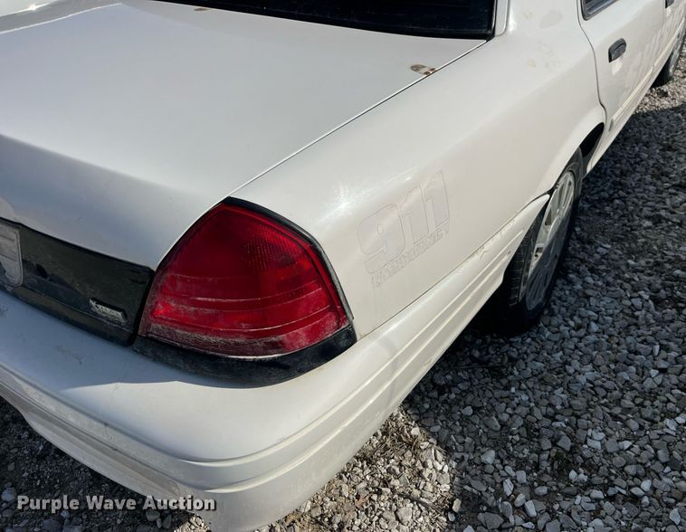 image for item LD9996 2011 Ford Crown Victoria Police Interceptor 