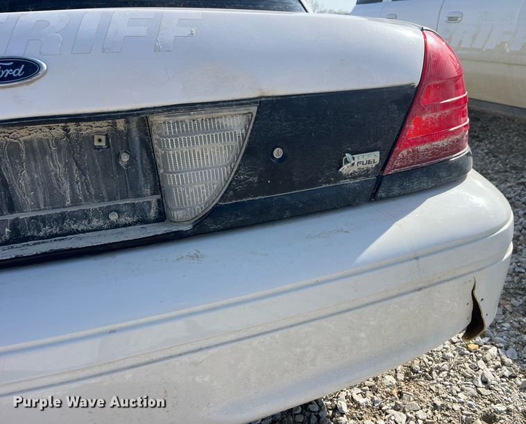 image for item LD9996 2011 Ford Crown Victoria Police Interceptor 