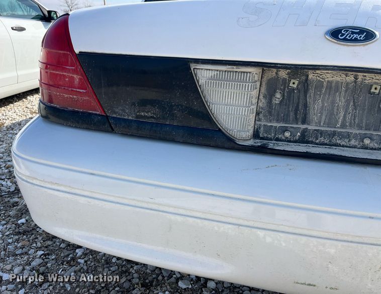 image for item LD9996 2011 Ford Crown Victoria Police Interceptor 