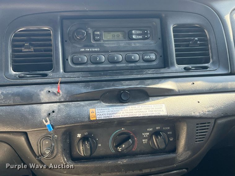 image for item LD9996 2011 Ford Crown Victoria Police Interceptor 