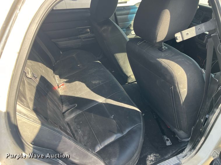 image for item LD9996 2011 Ford Crown Victoria Police Interceptor 