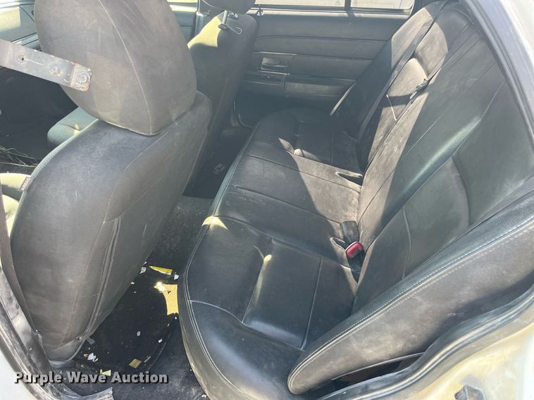 image for item LD9996 2011 Ford Crown Victoria Police Interceptor 