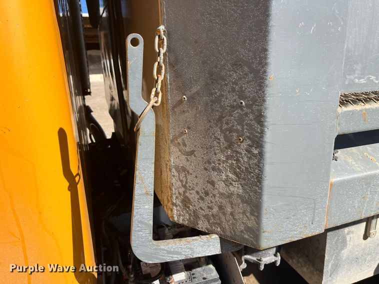 image for item LE9011 1997 International  4900 dump truck