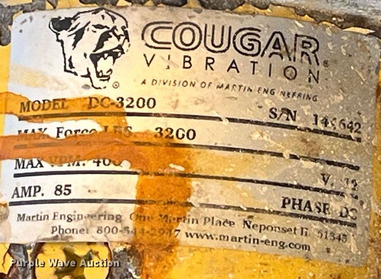 image for item LE9011 1997 International  4900 dump truck