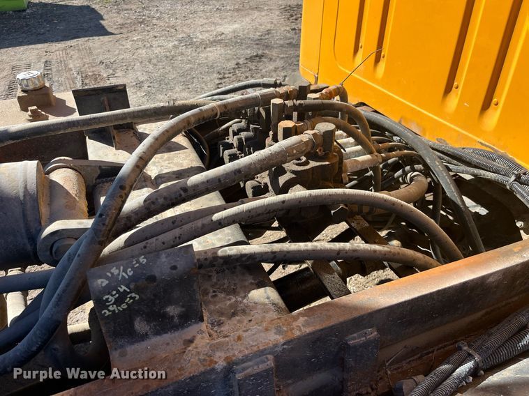 image for item LE9011 1997 International  4900 dump truck