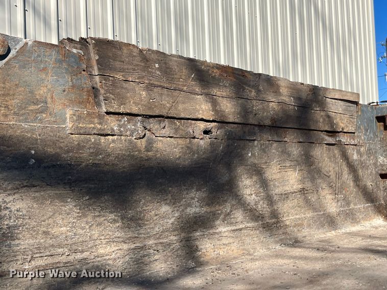 image for item LE9011 1997 International  4900 dump truck