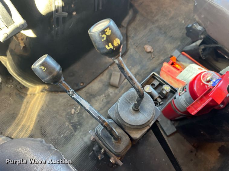 image for item LE9011 1997 International  4900 dump truck