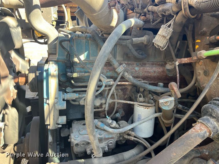 image for item LE9011 1997 International  4900 dump truck