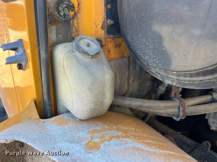 image for item LE9011 1997 International  4900 dump truck