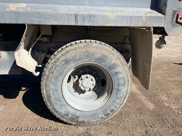 image for item LE9011 1997 International  4900 dump truck