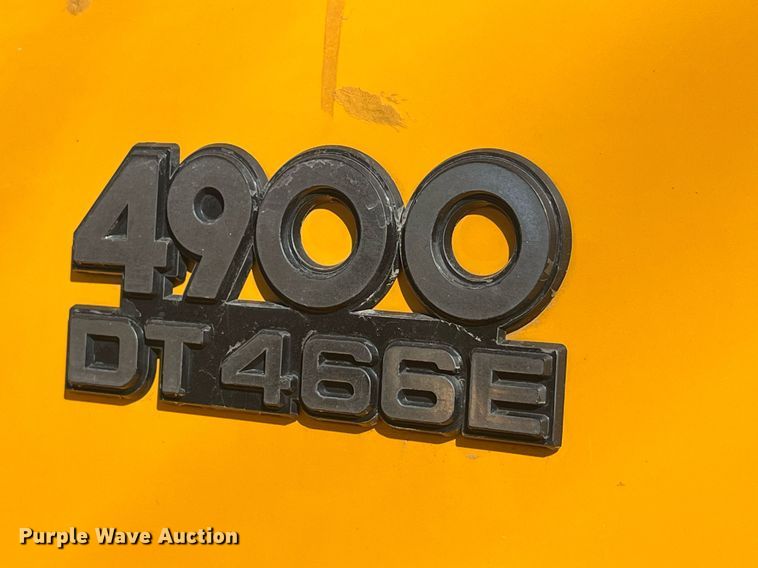 image for item LE9011 1997 International  4900 dump truck