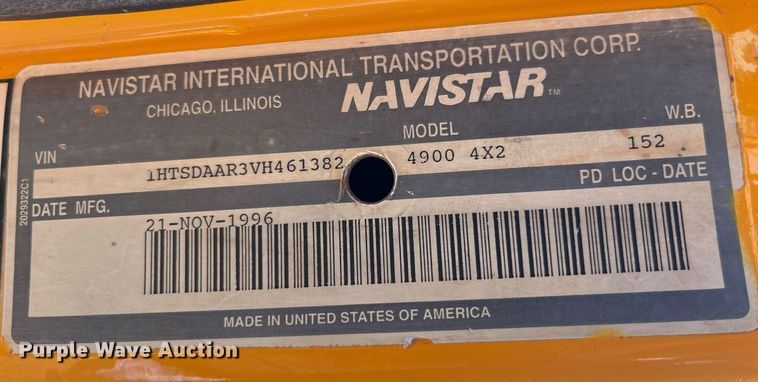 image for item LE9011 1997 International  4900 dump truck