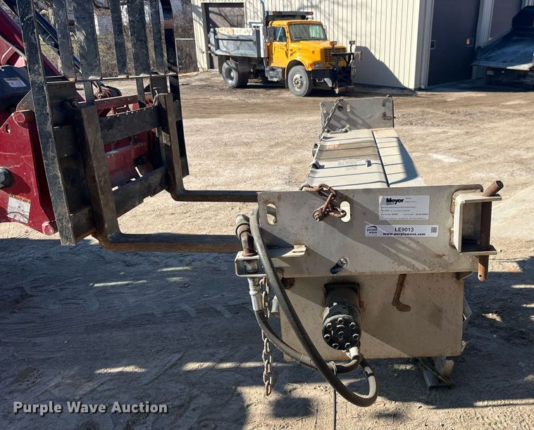image for item LE9013 Meyer end gate spreader