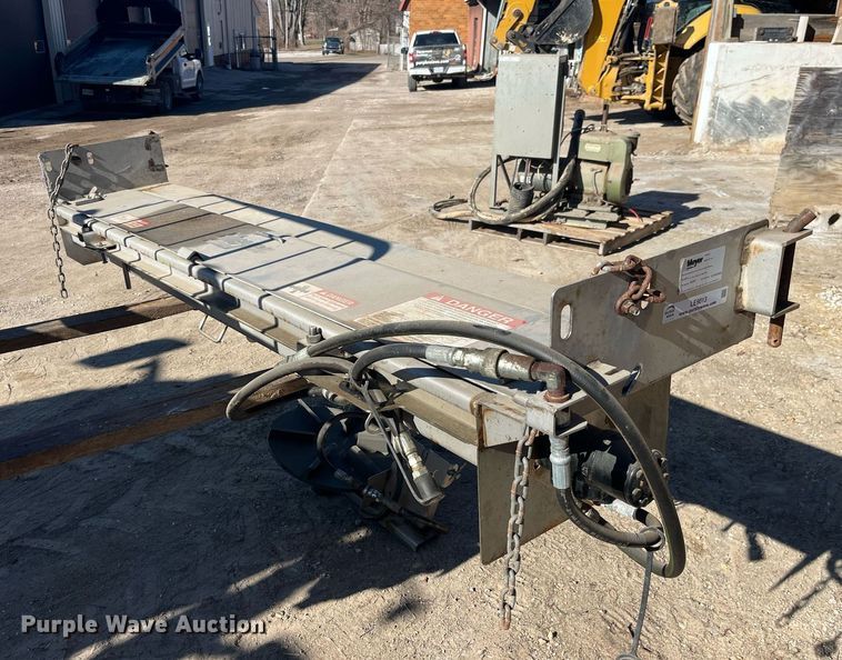 image for item LE9013 Meyer end gate spreader