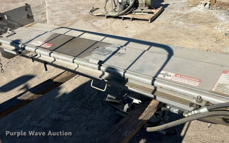 image for item LE9013 Meyer end gate spreader