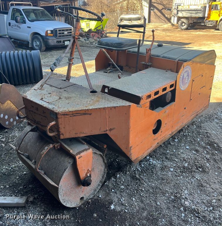 image for item LE9014 Rosco Vibrastat II double drum roller