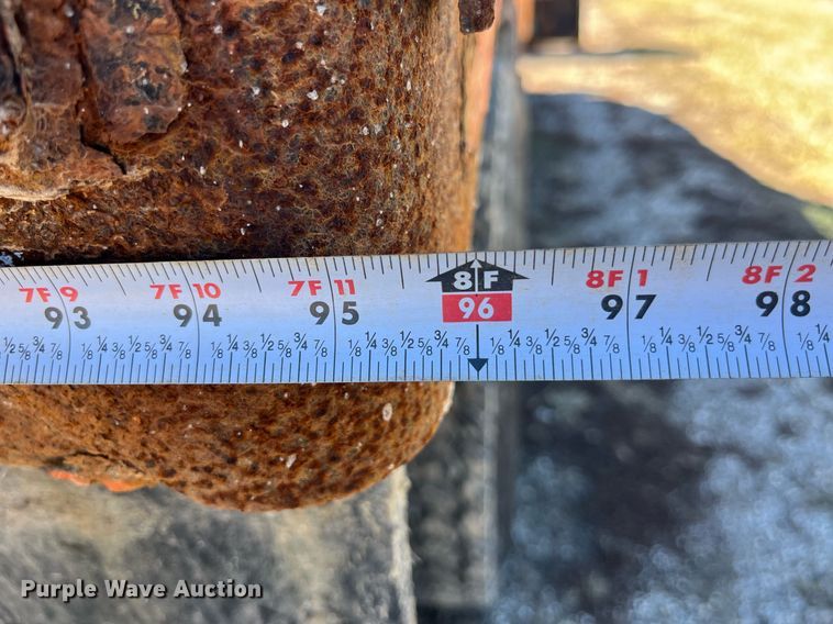 image for item LE9015 1991 International  4900 dump truck