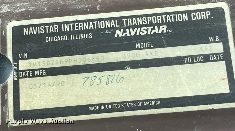 image for item LE9015 1991 International  4900 dump truck