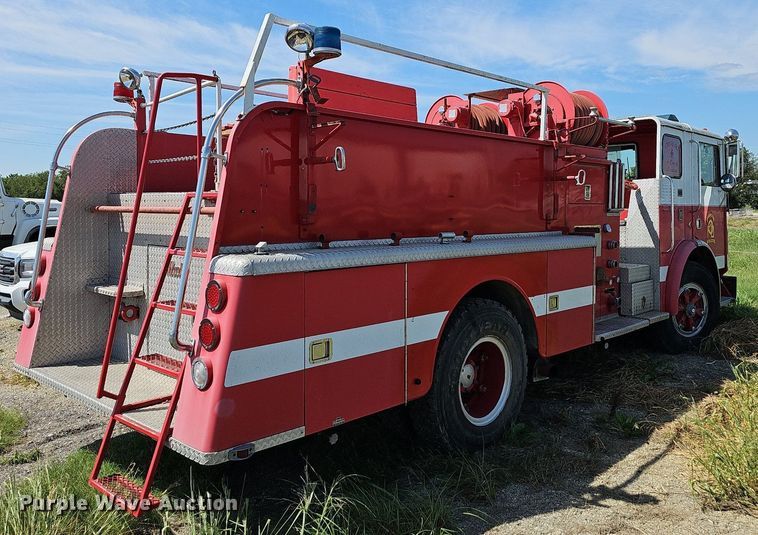 image for item LE9751 1982 Mack MC686F pumper fire truck