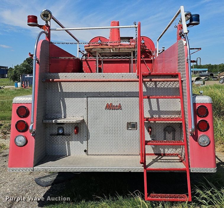 image for item LE9751 1982 Mack MC686F pumper fire truck