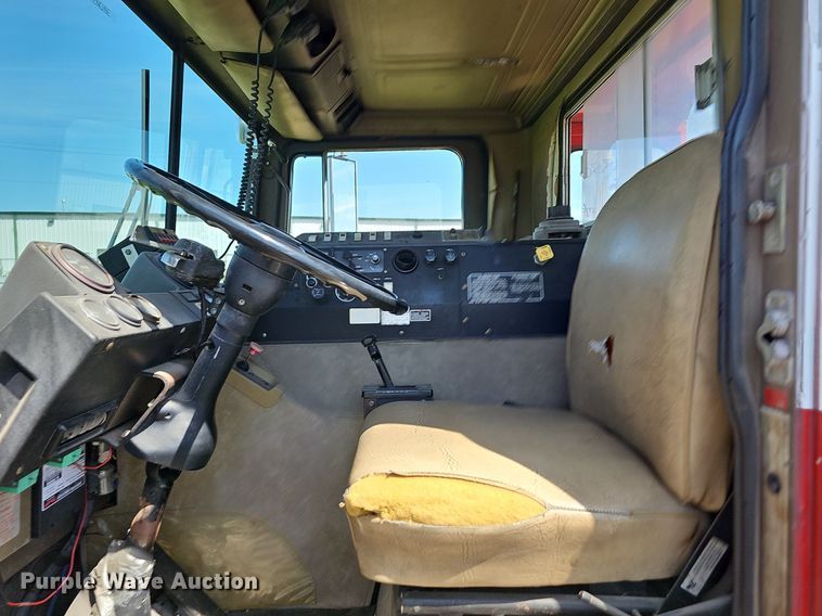 image for item LE9751 1982 Mack MC686F pumper fire truck