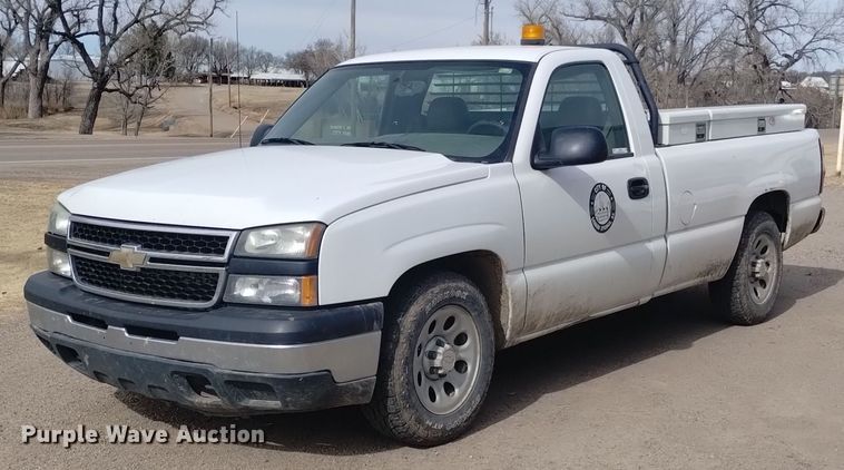 image for item LN9930 2006 Chevrolet Silverado 1500 pickup truck