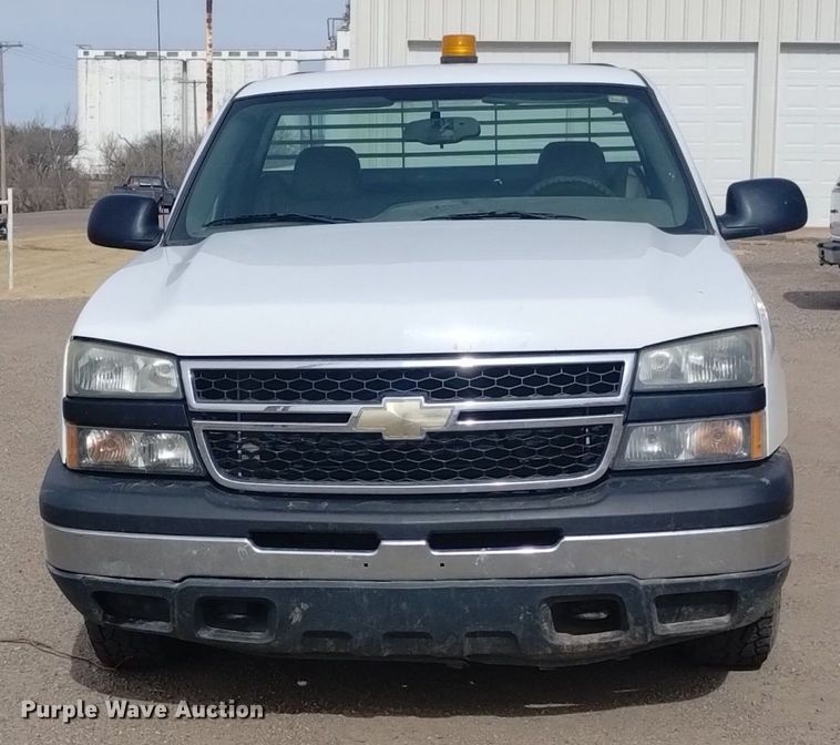 image for item LN9930 2006 Chevrolet Silverado 1500 pickup truck