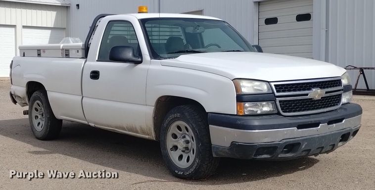 image for item LN9930 2006 Chevrolet Silverado 1500 pickup truck