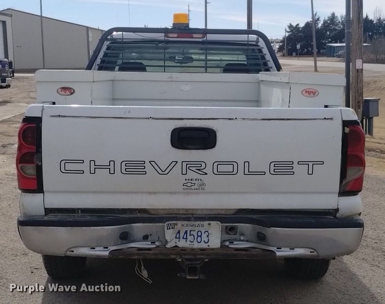 image for item LN9930 2006 Chevrolet Silverado 1500 pickup truck