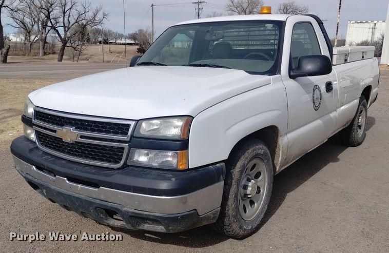 image for item LN9930 2006 Chevrolet Silverado 1500 pickup truck