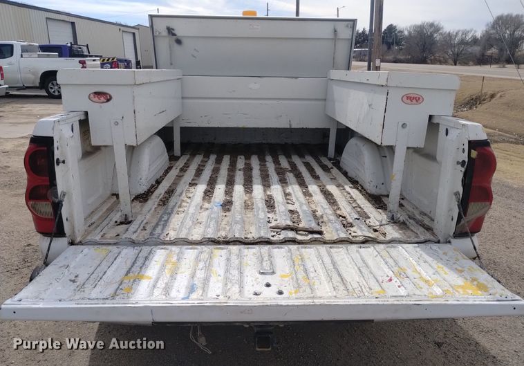 image for item LN9930 2006 Chevrolet Silverado 1500 pickup truck