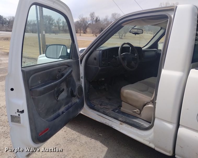 image for item LN9930 2006 Chevrolet Silverado 1500 pickup truck