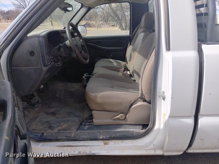 image for item LN9930 2006 Chevrolet Silverado 1500 pickup truck