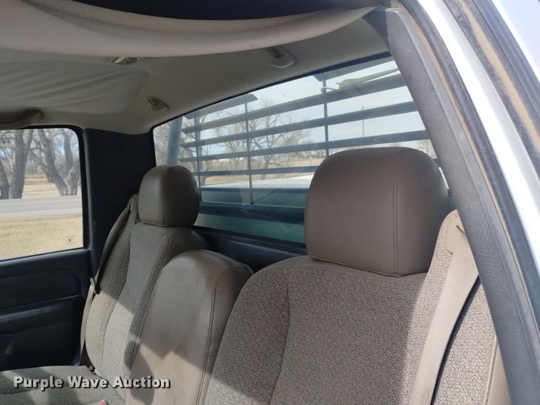 image for item LN9930 2006 Chevrolet Silverado 1500 pickup truck