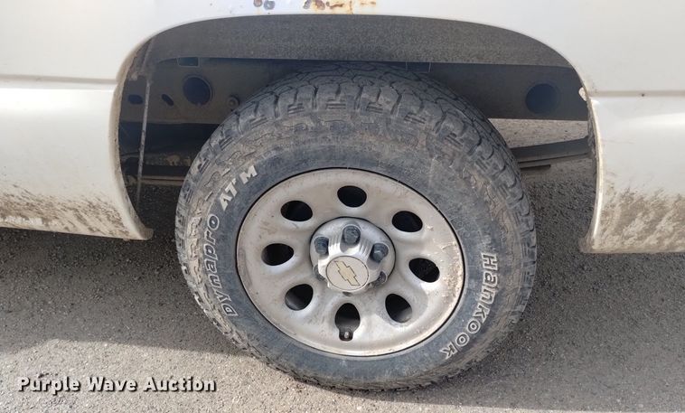 image for item LN9930 2006 Chevrolet Silverado 1500 pickup truck