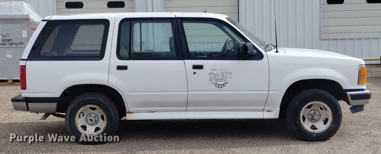 image for item LN9931 1994 Ford Explorer XL SUV