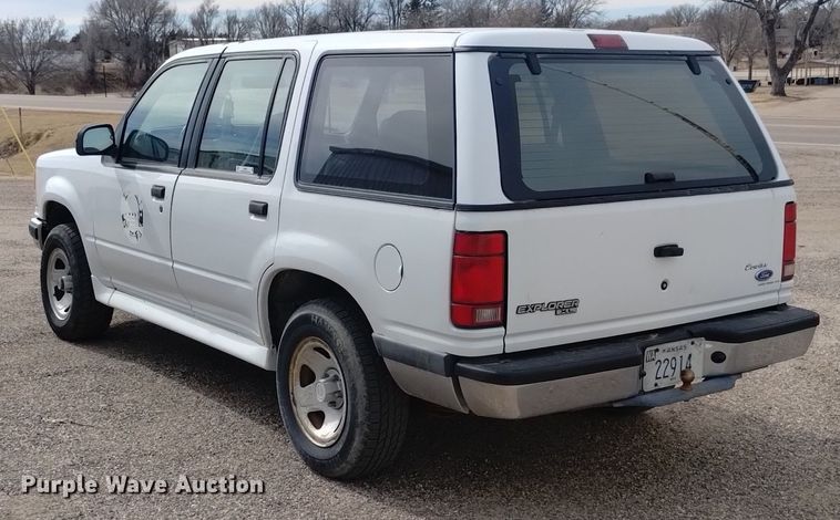 image for item LN9931 1994 Ford Explorer XL SUV