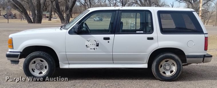 image for item LN9931 1994 Ford Explorer XL SUV