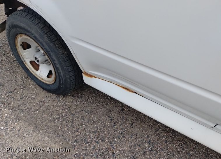 image for item LN9931 1994 Ford Explorer XL SUV