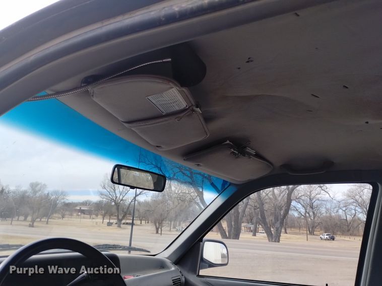 image for item LN9931 1994 Ford Explorer XL SUV