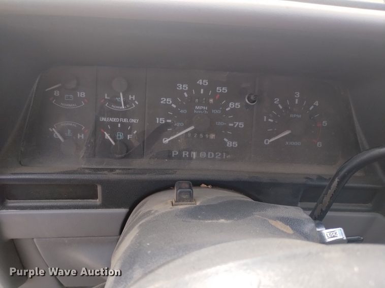 image for item LN9931 1994 Ford Explorer XL SUV