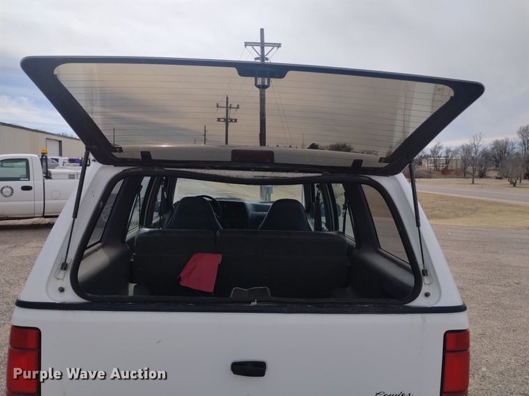 image for item LN9931 1994 Ford Explorer XL SUV