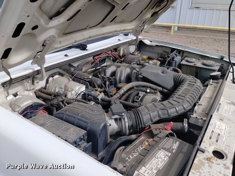 image for item LN9931 1994 Ford Explorer XL SUV