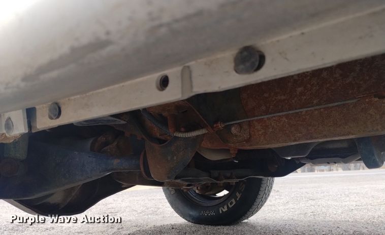 image for item LN9931 1994 Ford Explorer XL SUV