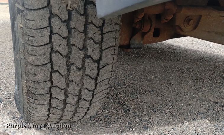 image for item LN9931 1994 Ford Explorer XL SUV