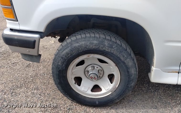 image for item LN9931 1994 Ford Explorer XL SUV