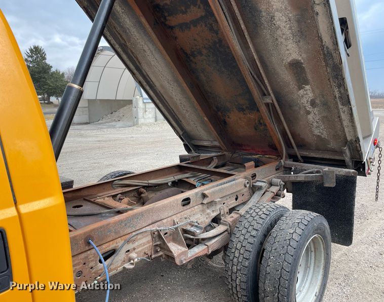 image for item LV9994 2005 Ford F450 Super Duty dump truck