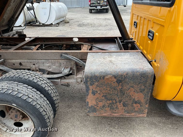 image for item LV9994 2005 Ford F450 Super Duty dump truck
