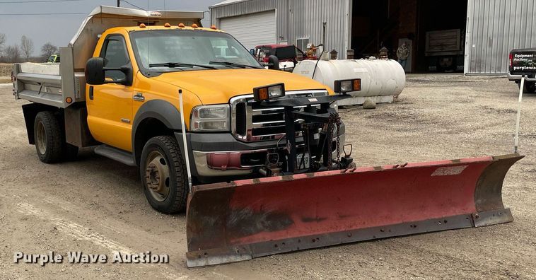 image for item LV9994 2005 Ford F450 Super Duty dump truck